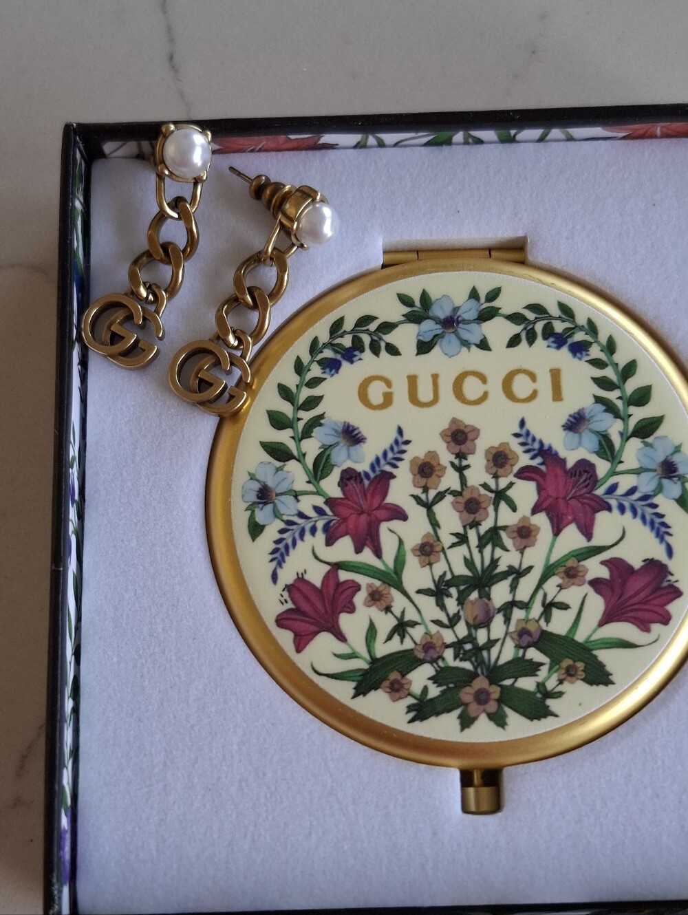 Auth.Gucci Earr.& Mirror Set - Picture 5 of 6